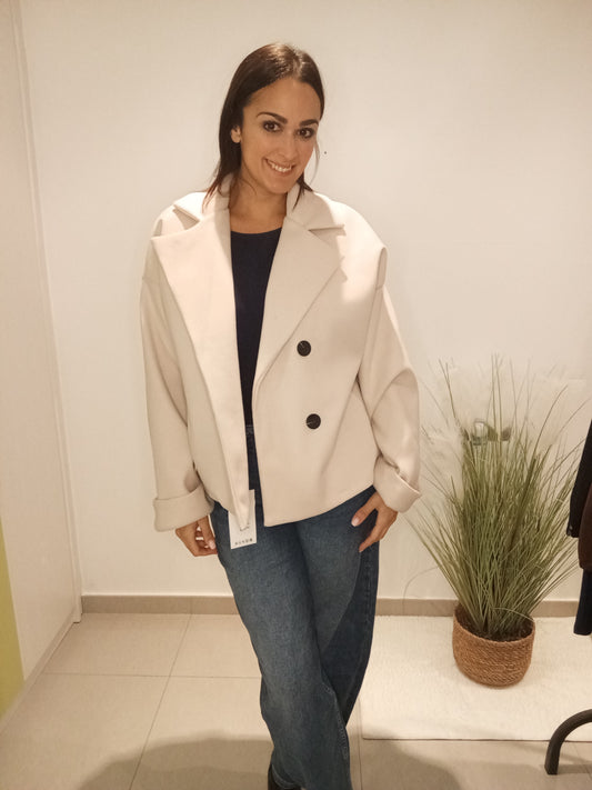 Chaqueta beige botones